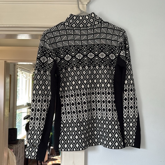 Obermeyer Black and White Patterned Merino Wool Sweater - Picture 5 of 5